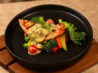 Grilled Salmon Avocado Salad